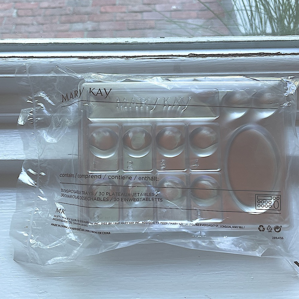 Mary Kay disposable Trays (30pk)